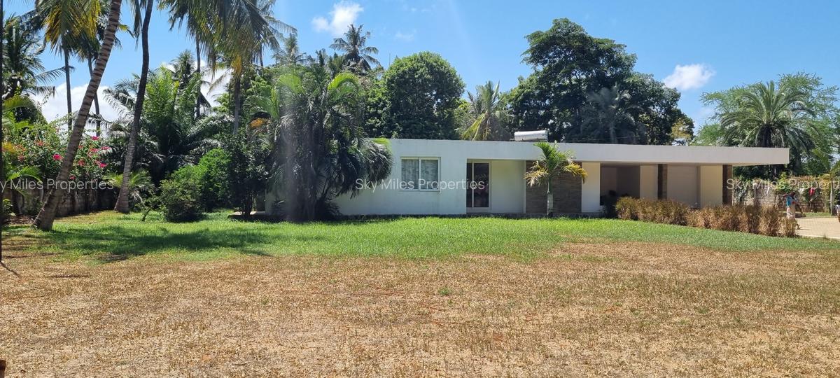 3 Bed Villa with En Suite at Aloo Drive - 12