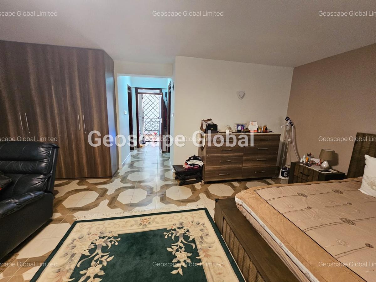 5 Bed House with En Suite in Westlands Area - 3