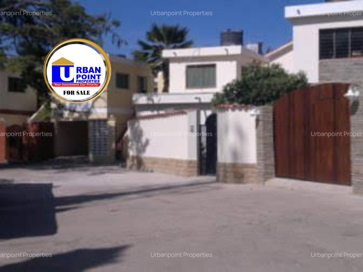 3 Bed House with En Suite in Nyali Area - 2