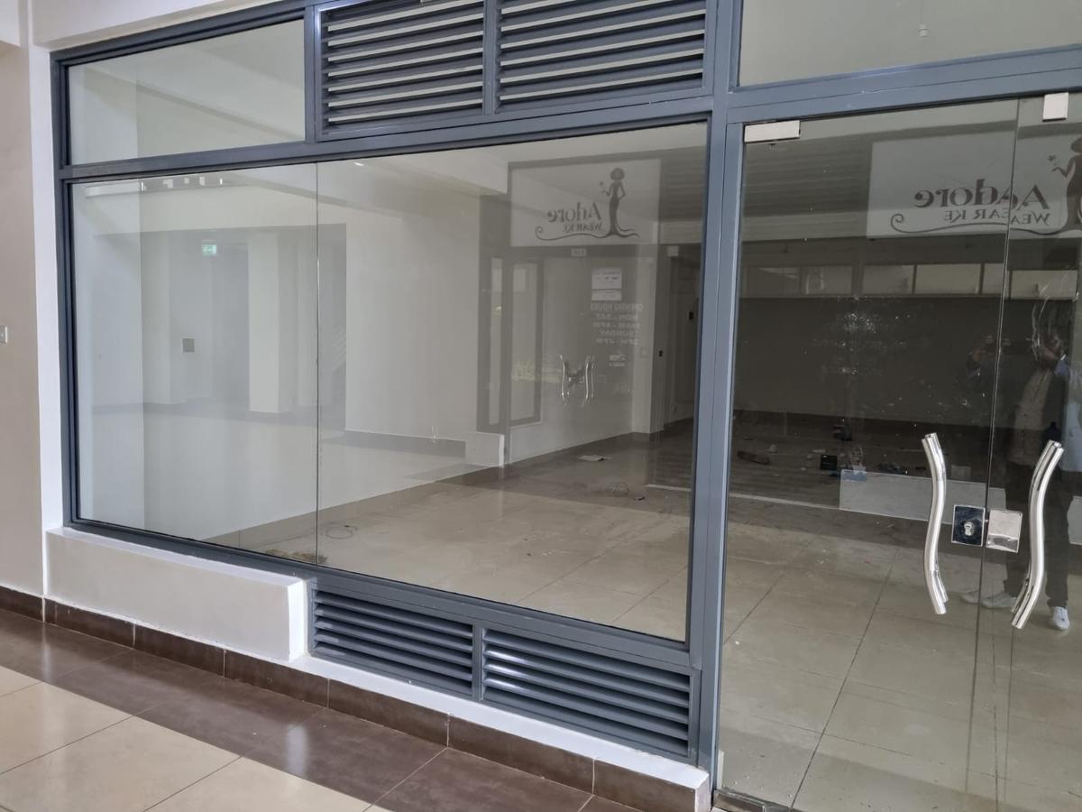 240 ft² Shop with Service Charge Included in Ngong Road - 9