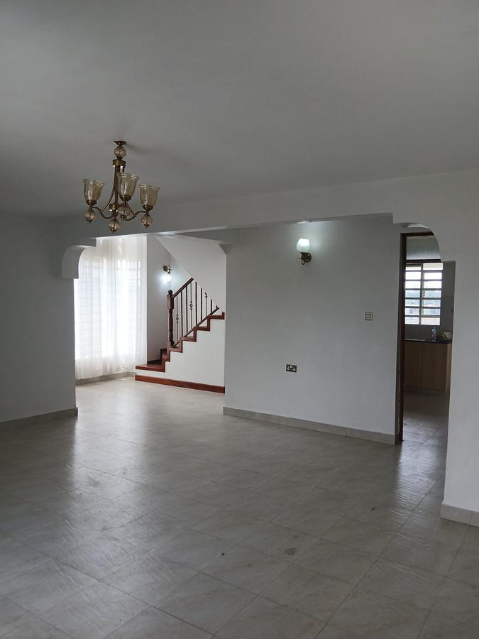 Serviced 3 Bed Apartment with En Suite at Pemways - 2