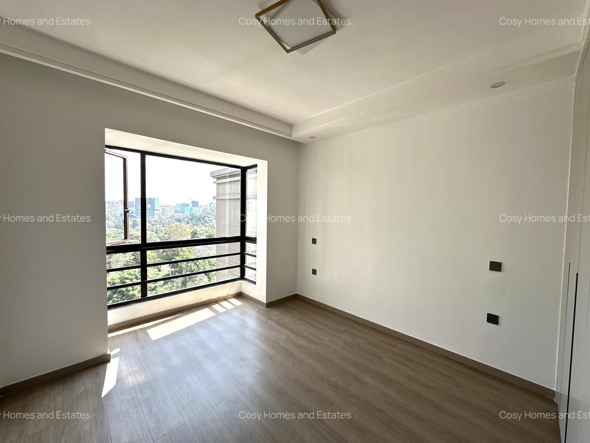 3 Bed Apartment at Riverside - 9