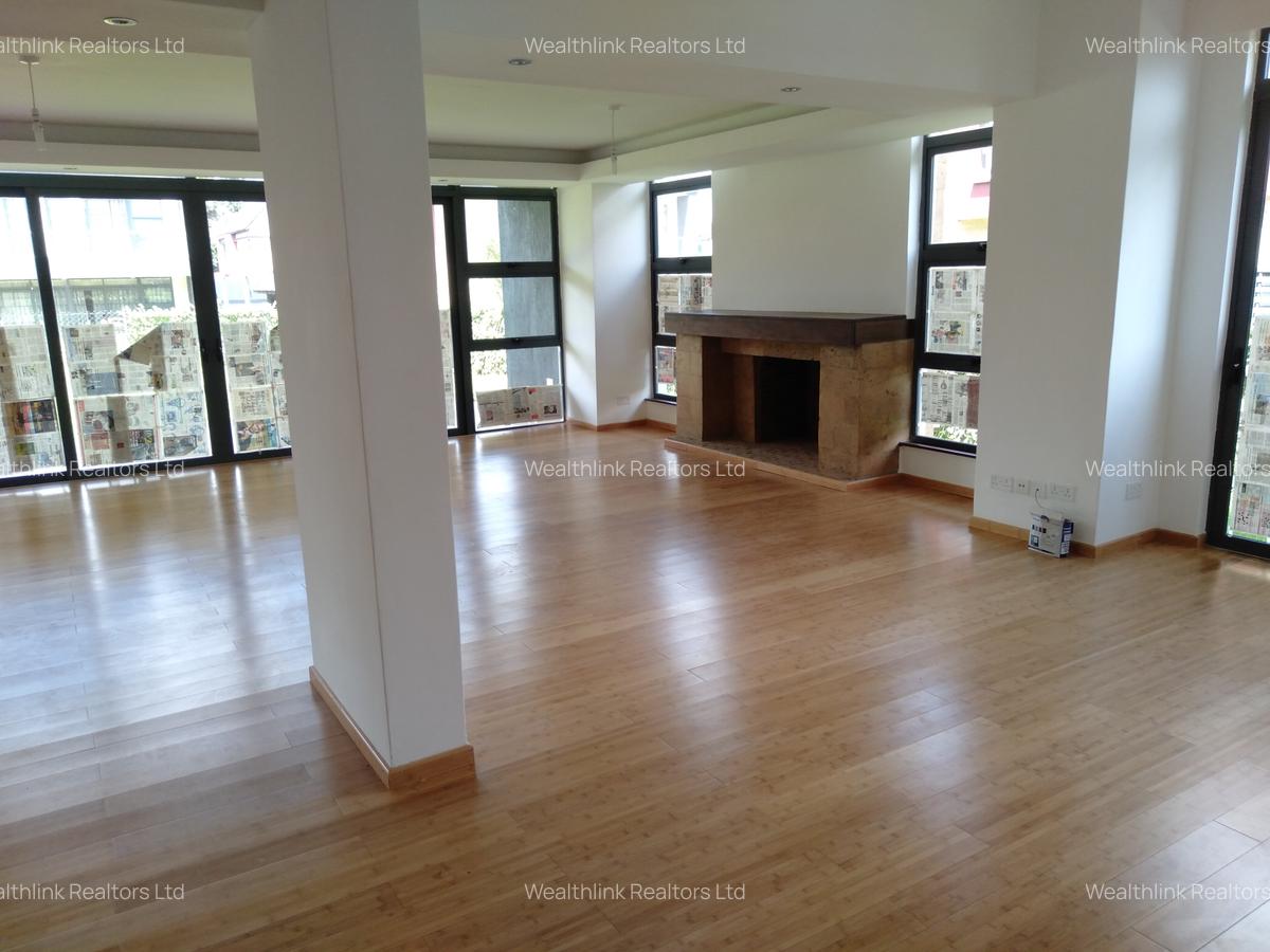 4 Bed Townhouse with En Suite at Garden Estate - 6