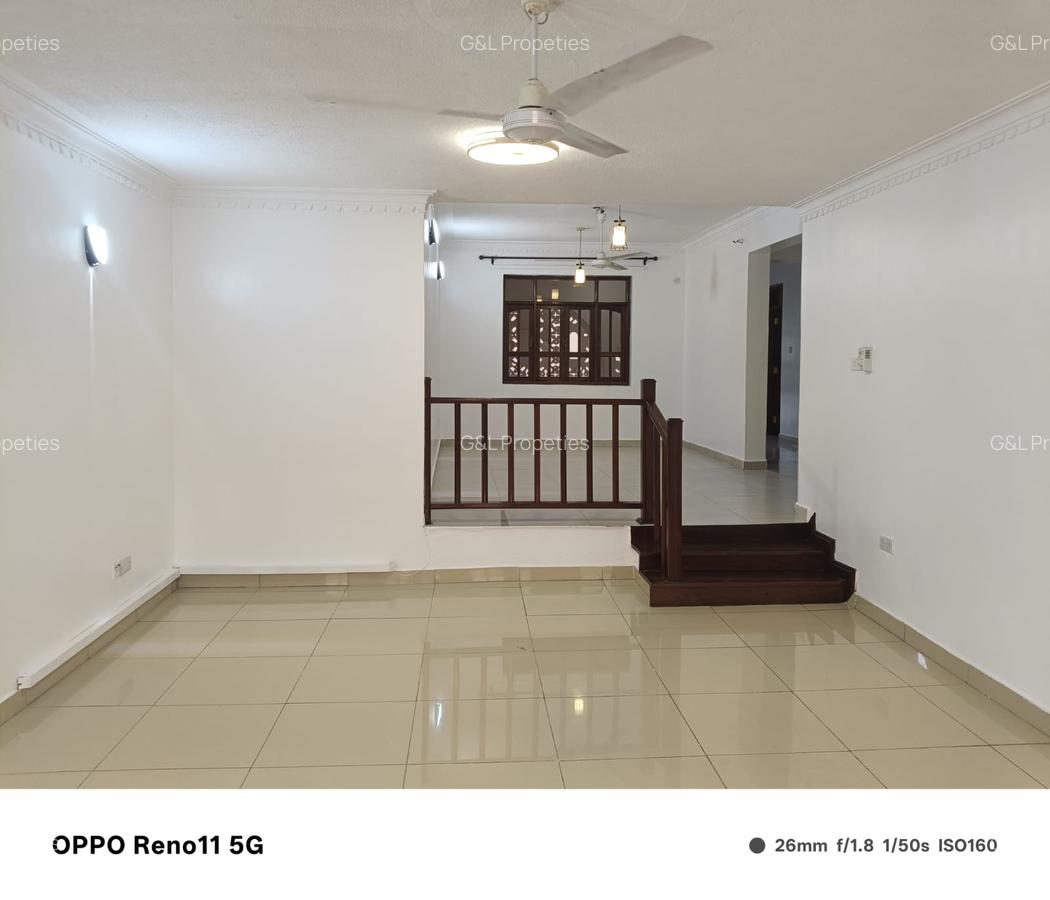 3 Bed Apartment with En Suite at Links Road - 1