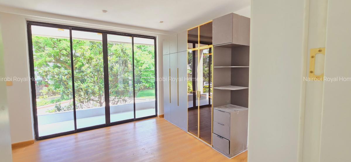 5 Bed Townhouse with En Suite at Lavington Green - 9