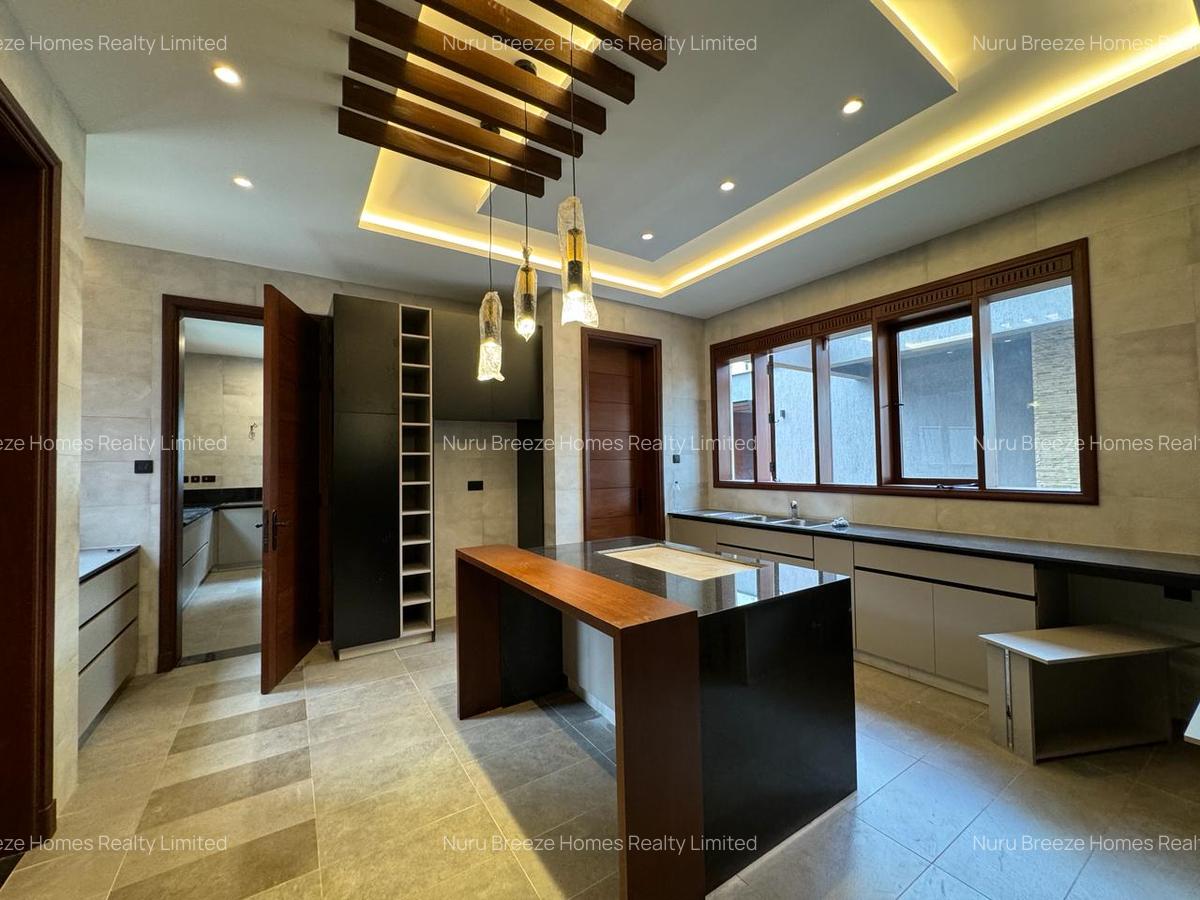 4 Bed House with En Suite in Runda - 13