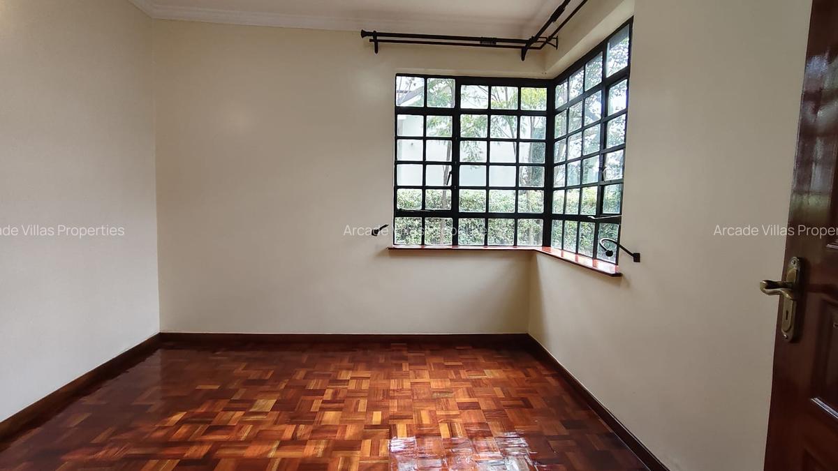 4 Bed Townhouse with En Suite in Kitisuru - 11