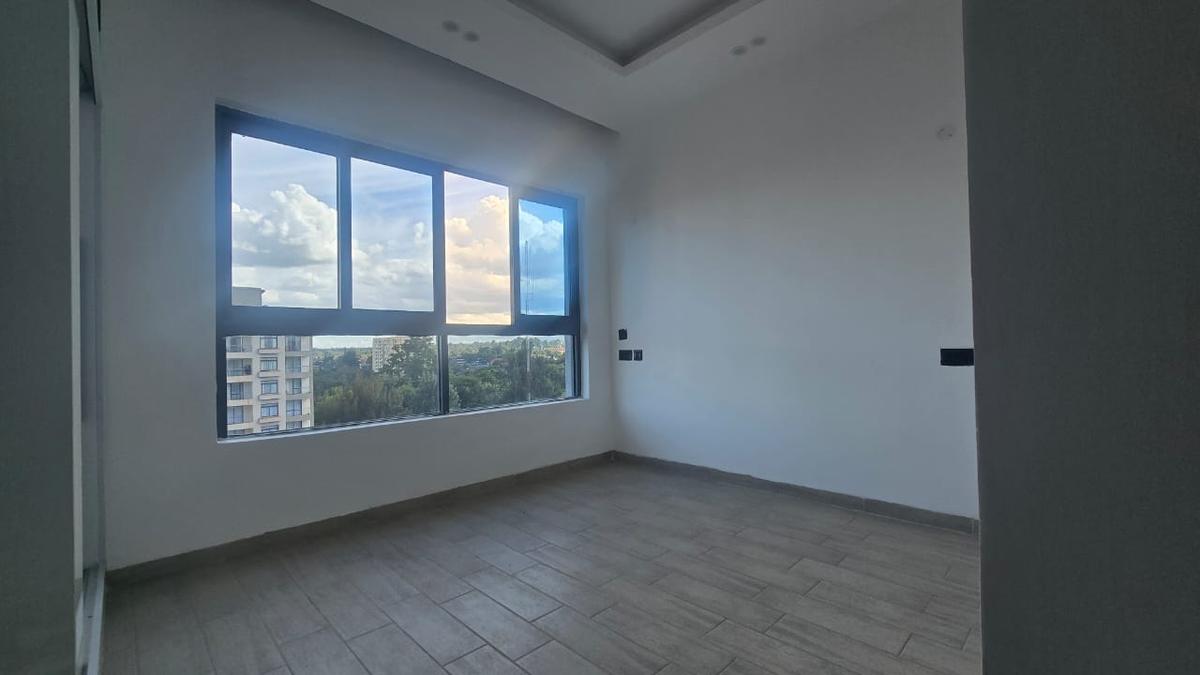 2 Bed Apartment with En Suite in Lavington - 15