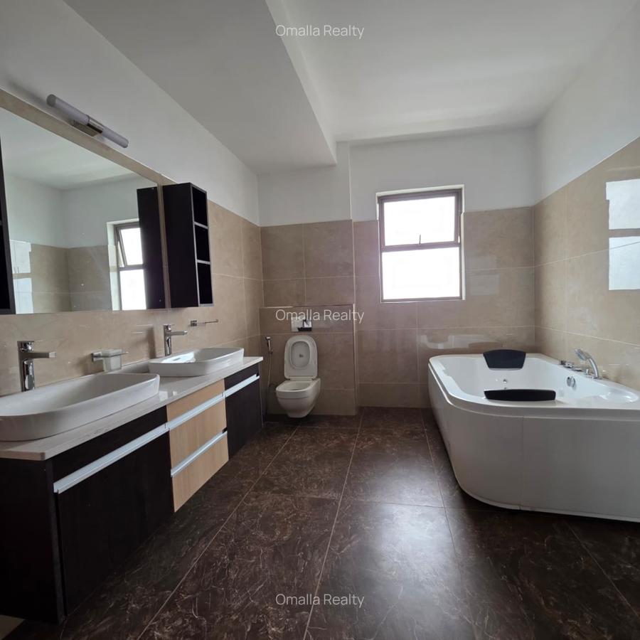 4 Bed Townhouse with En Suite in Westlands Area - 5