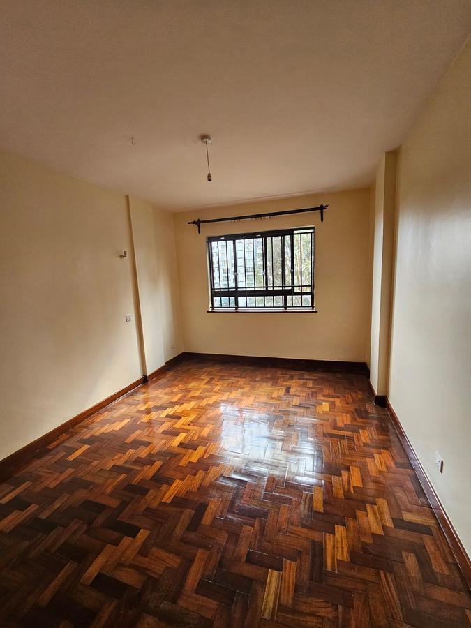 3 Bed Apartment with En Suite at Lavington - 14