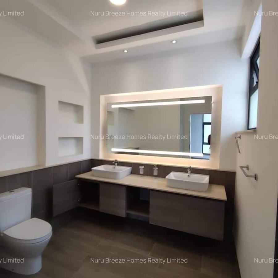 3 Bed Apartment with En Suite in Riverside - 6