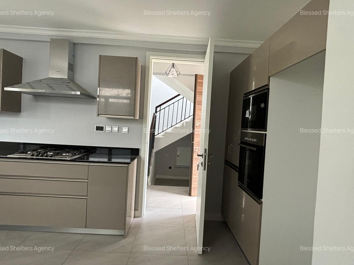 4 Bed Townhouse with En Suite in Kiambu Road - 7