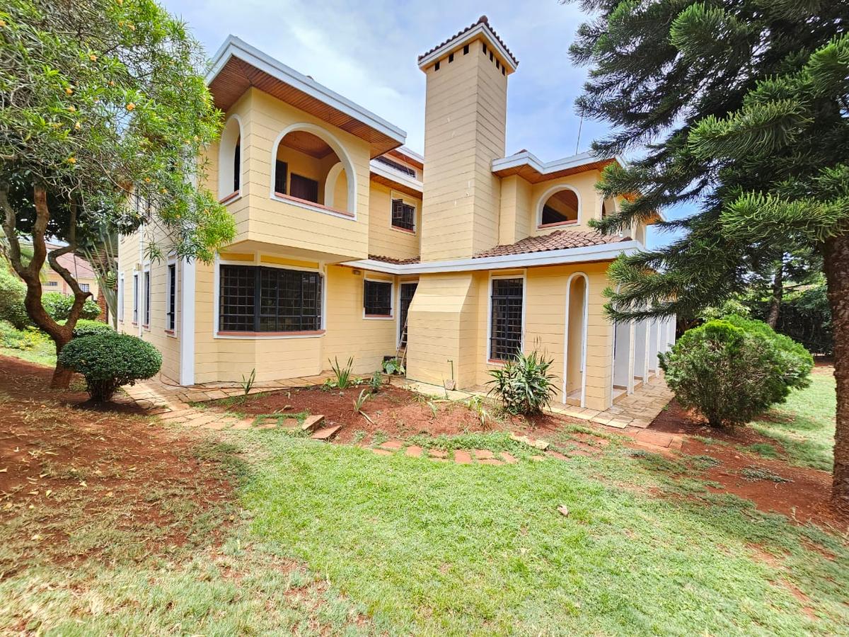 5 Bed House with En Suite in Runda - 3