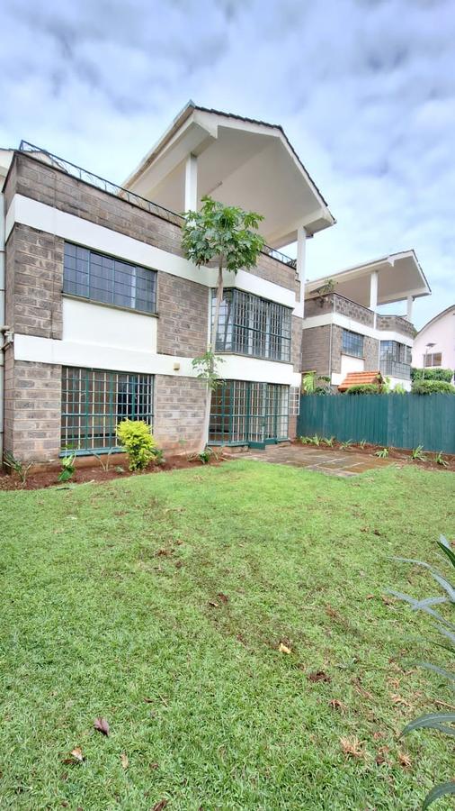 5 Bed Townhouse with En Suite at Spring Valley - 14