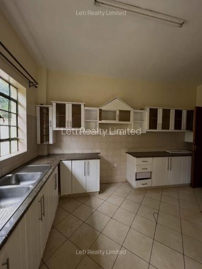 5 Bed Townhouse with En Suite in Lavington - 8
