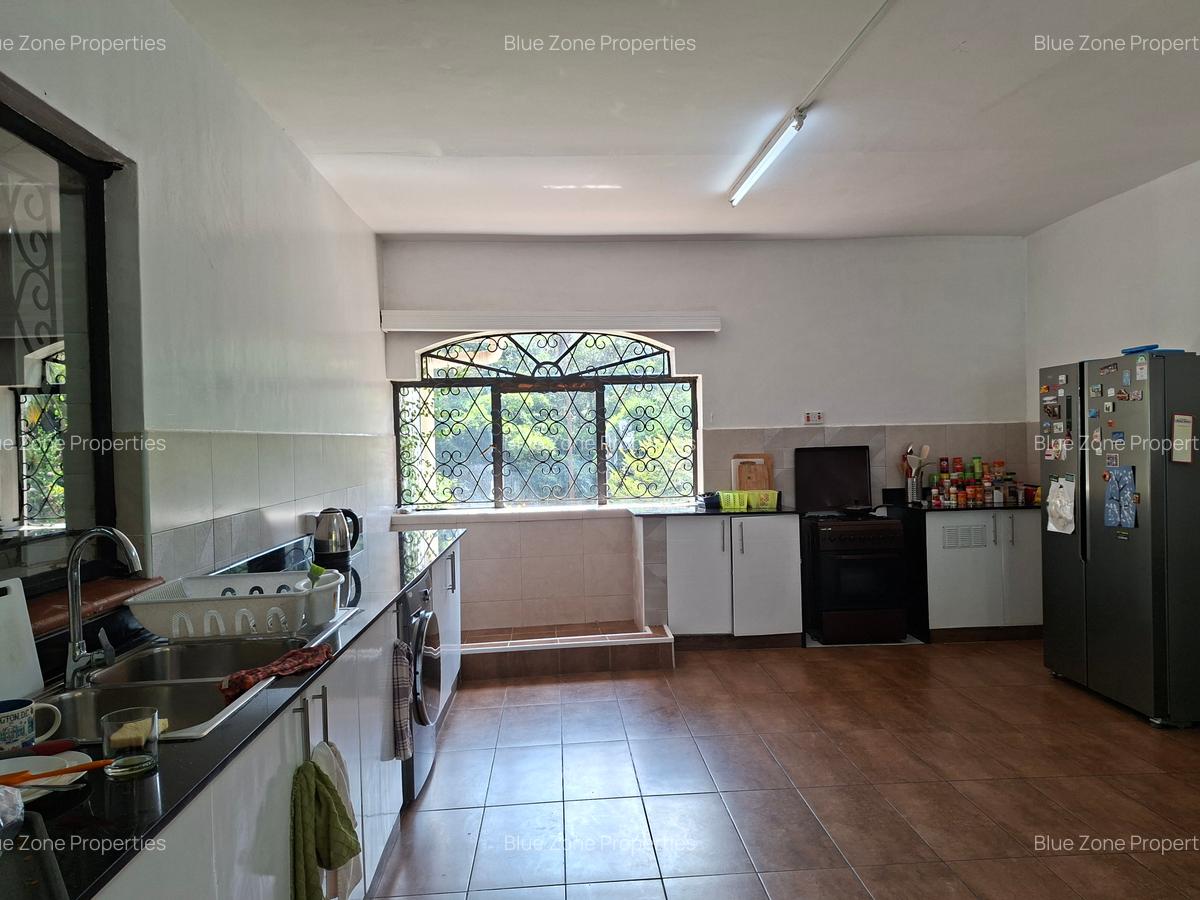 5 Bed Townhouse with En Suite at Ibis Crescent - 8