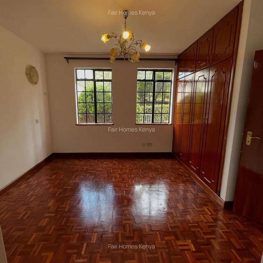 5 Bed Townhouse with En Suite at Lavington Green - 7