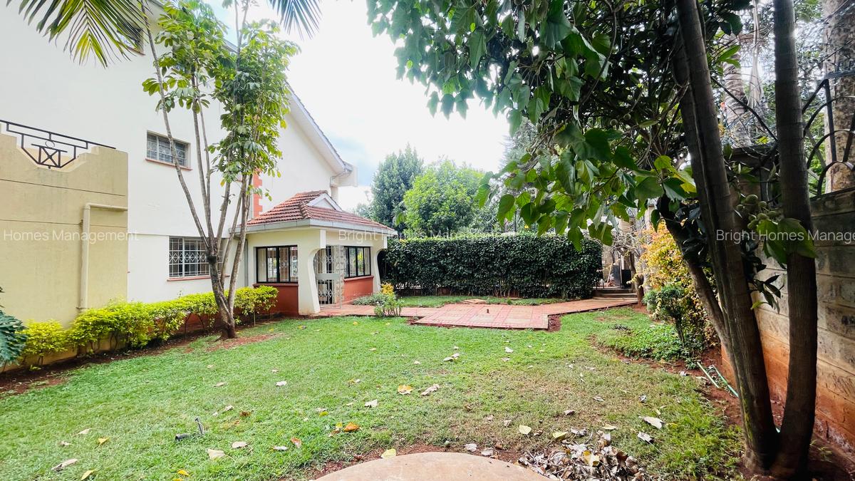 5 Bed Townhouse with En Suite in Lavington - 3