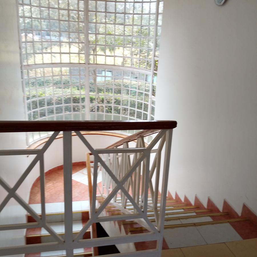 2 Bed House with En Suite at Hardy Area - 2