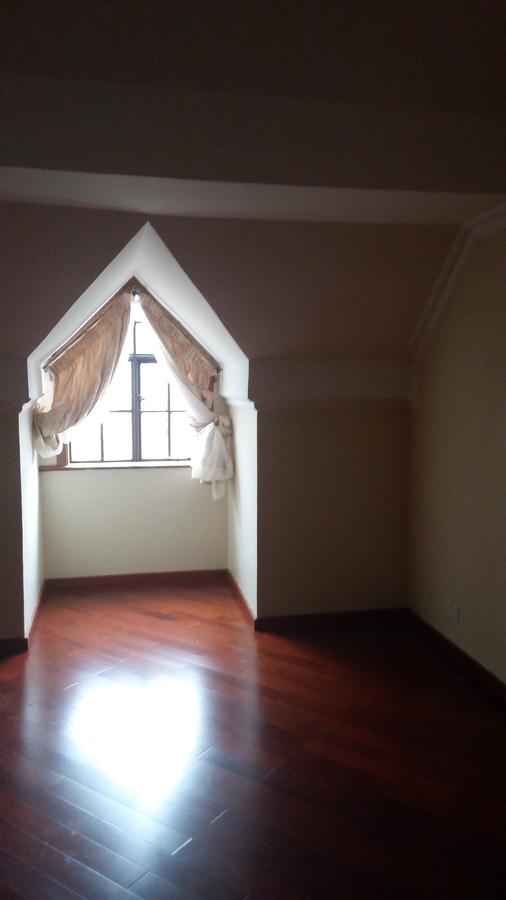 4 Bed Townhouse with En Suite at Convent Drive - 15