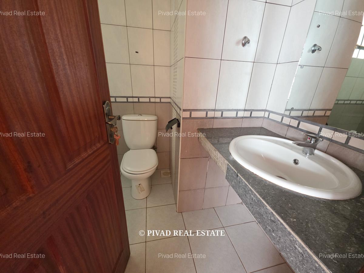 4 Bed Townhouse with Garden in Lavington - 11