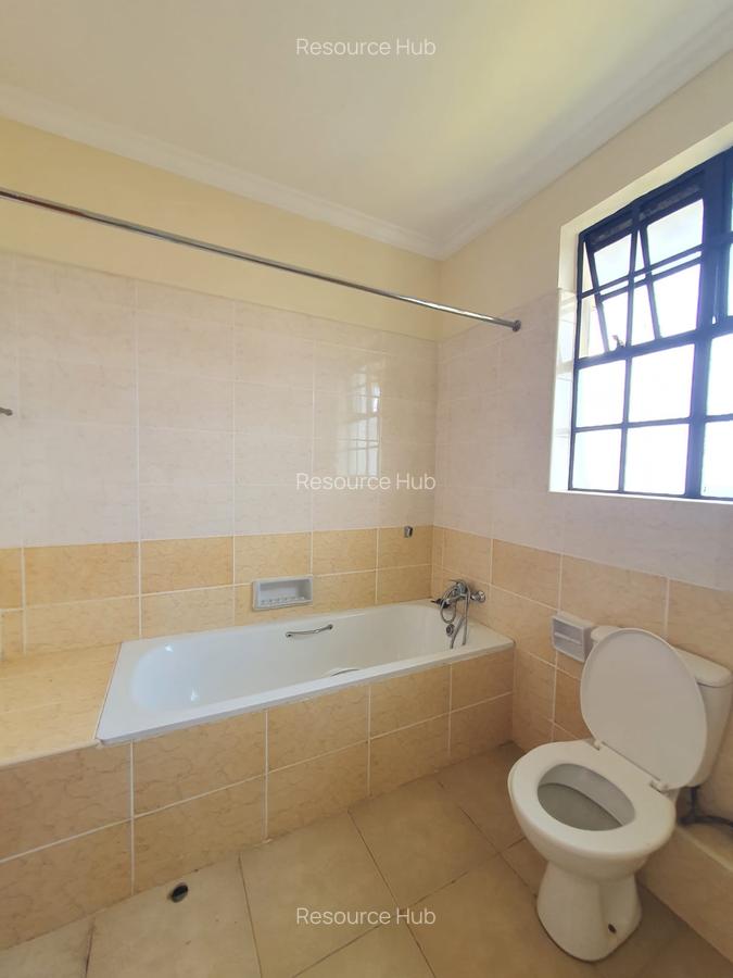 4 Bed Townhouse with En Suite at Loresho - 14
