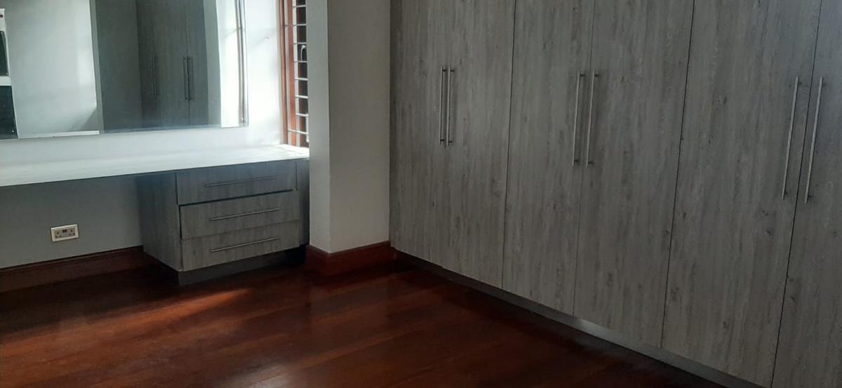 4 Bed House with En Suite in Runda - 20