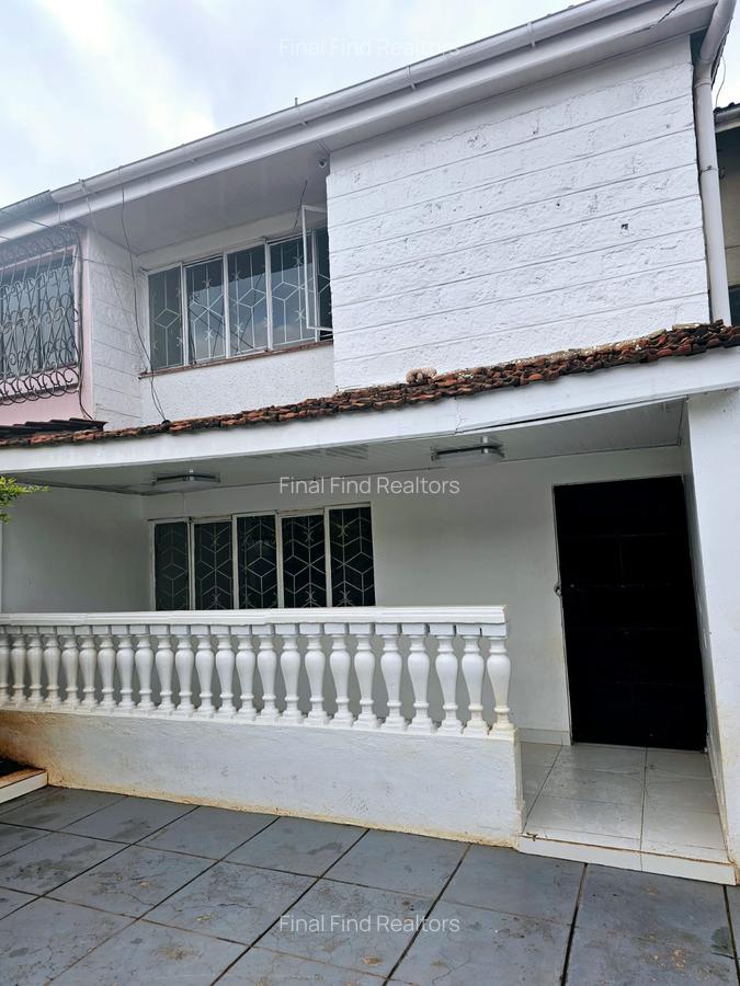 3 Bed House with Garden in Lavington - 7