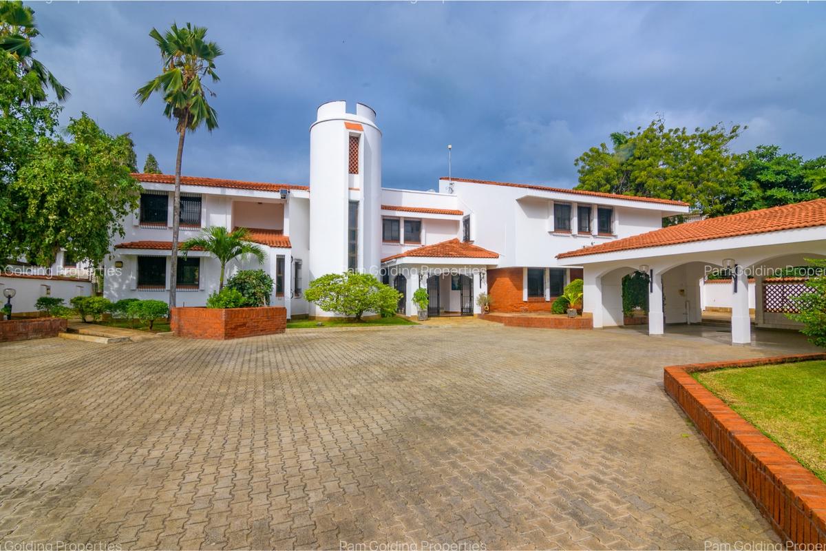 5 Bed House with En Suite in Nyali Area - 1