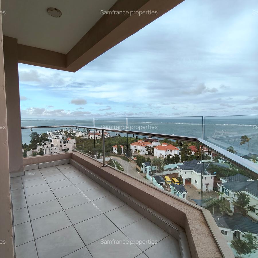 Serviced 4 Bed Apartment with En Suite at 1St Avanue - 5