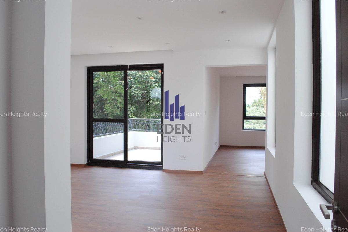 5 Bed Townhouse with En Suite in Spring Valley - 8