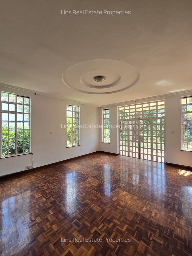 5 Bed Townhouse with En Suite in Rosslyn - 9