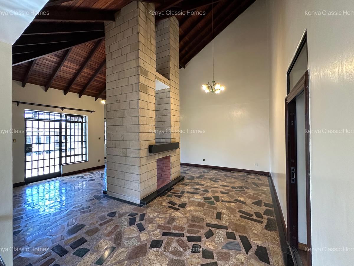 5 Bed Villa with En Suite at Lavington - 17