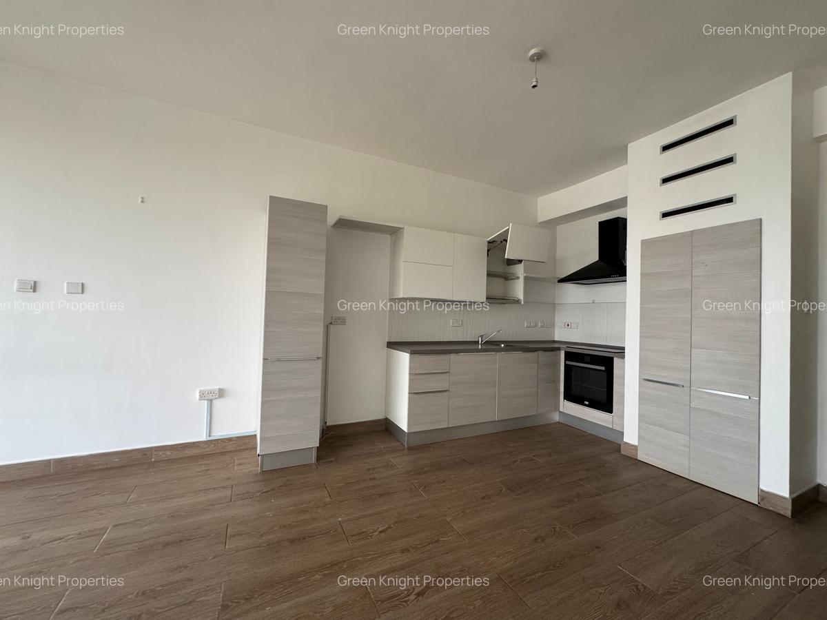 Serviced 2 Bed Apartment with En Suite in Westlands Area - 15