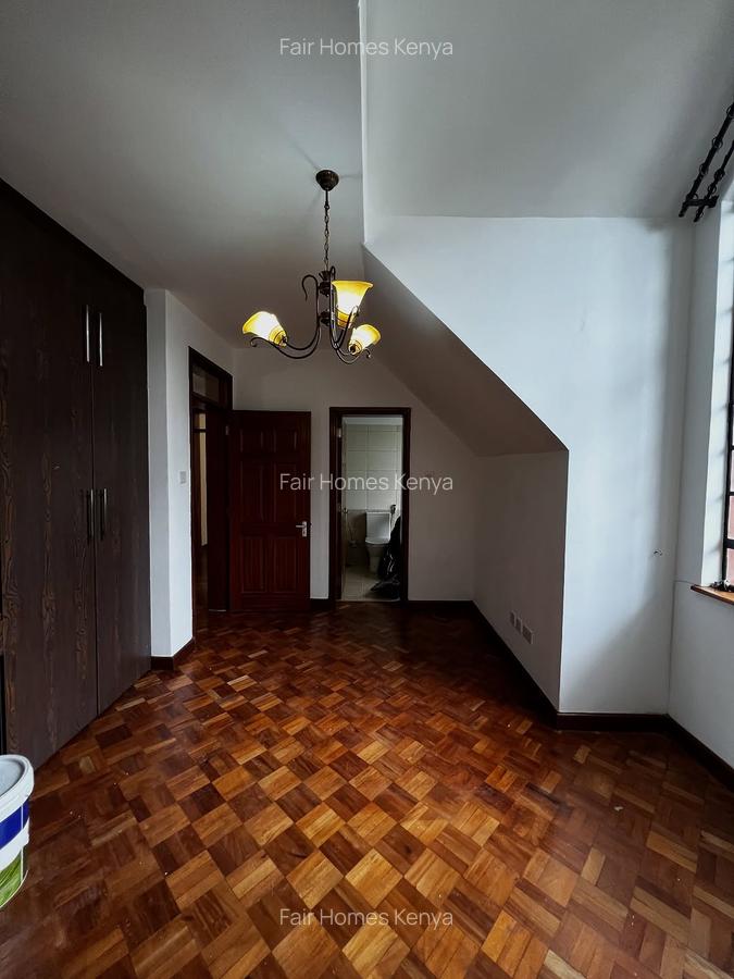 4 Bed Townhouse with En Suite at Chalbi Drive - 18