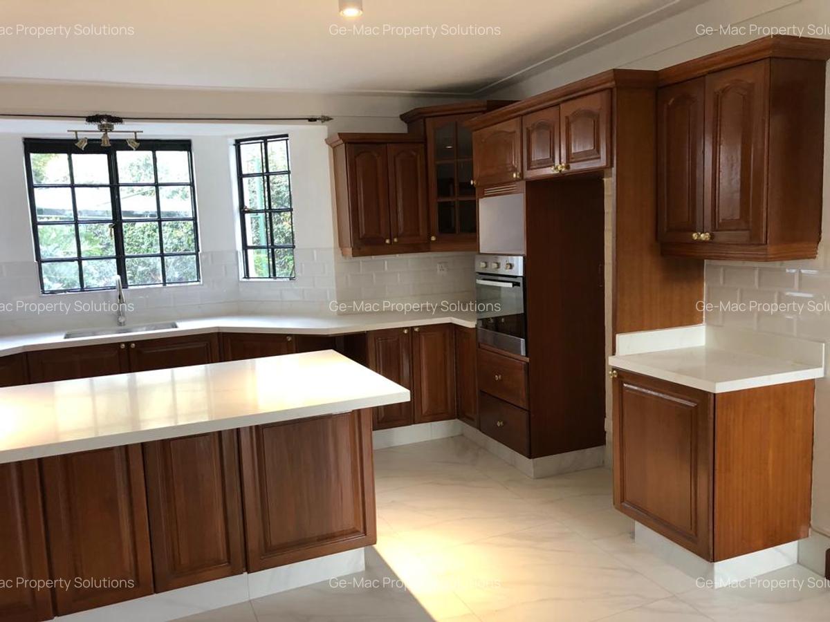 5 Bed House with En Suite in Nyari - 4