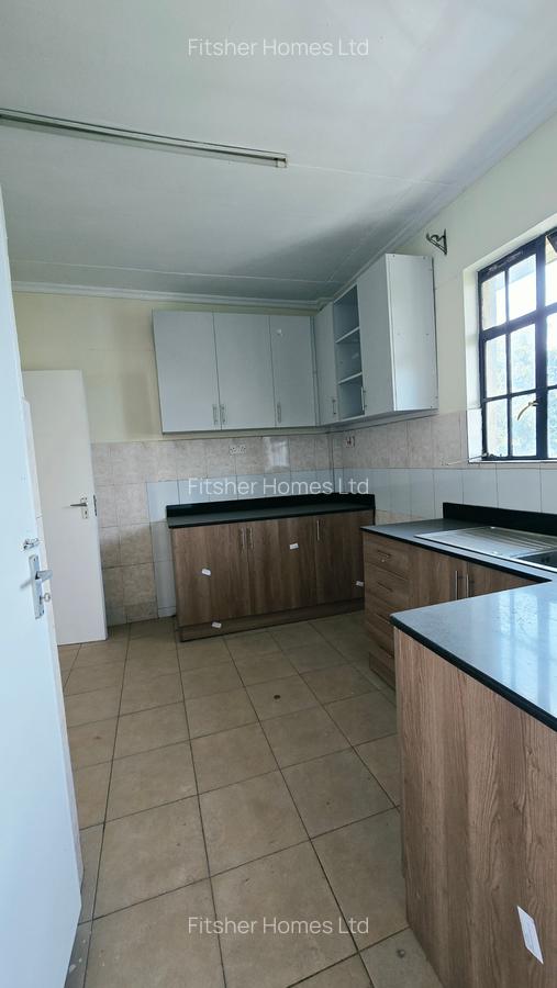 3 Bed Apartment with Borehole in Ngara - 14
