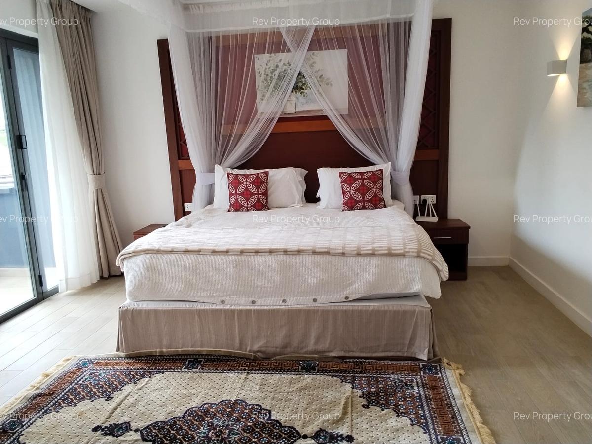 4 Bed Townhouse with En Suite in Gigiri - 11