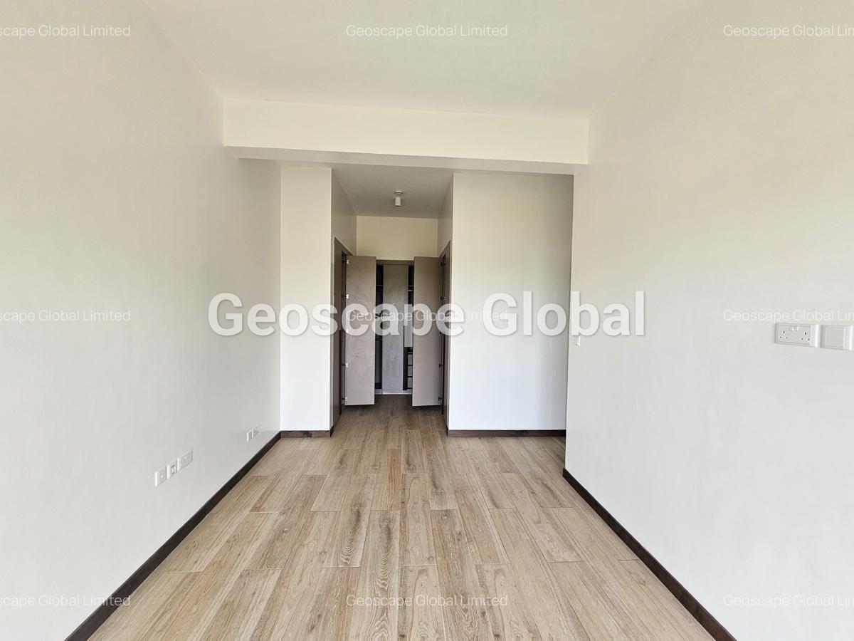 2 Bed Apartment with En Suite in Rosslyn - 4