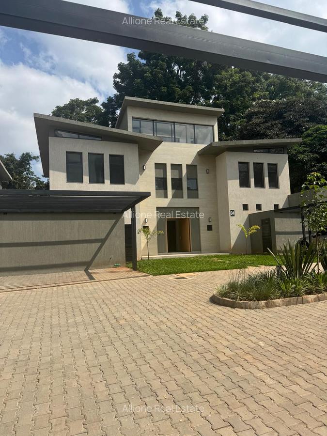 5 Bed Townhouse with Garden at Close To The Un Headquarters - 2