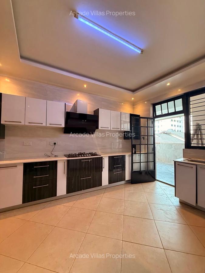 3 Bed Apartment with En Suite in Kileleshwa - 14