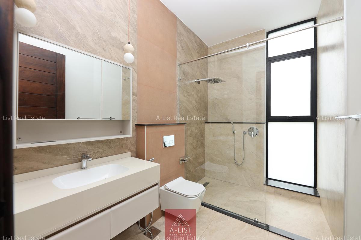6 Bed Villa with En Suite at Nyari - 13