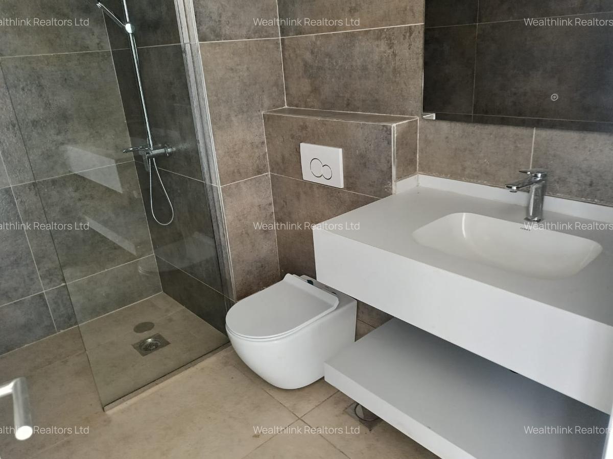 4 Bed Townhouse with En Suite at Paradise Lost - 9