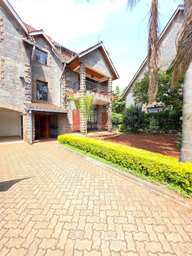 5 Bed Townhouse with En Suite at Lavington Green - 4