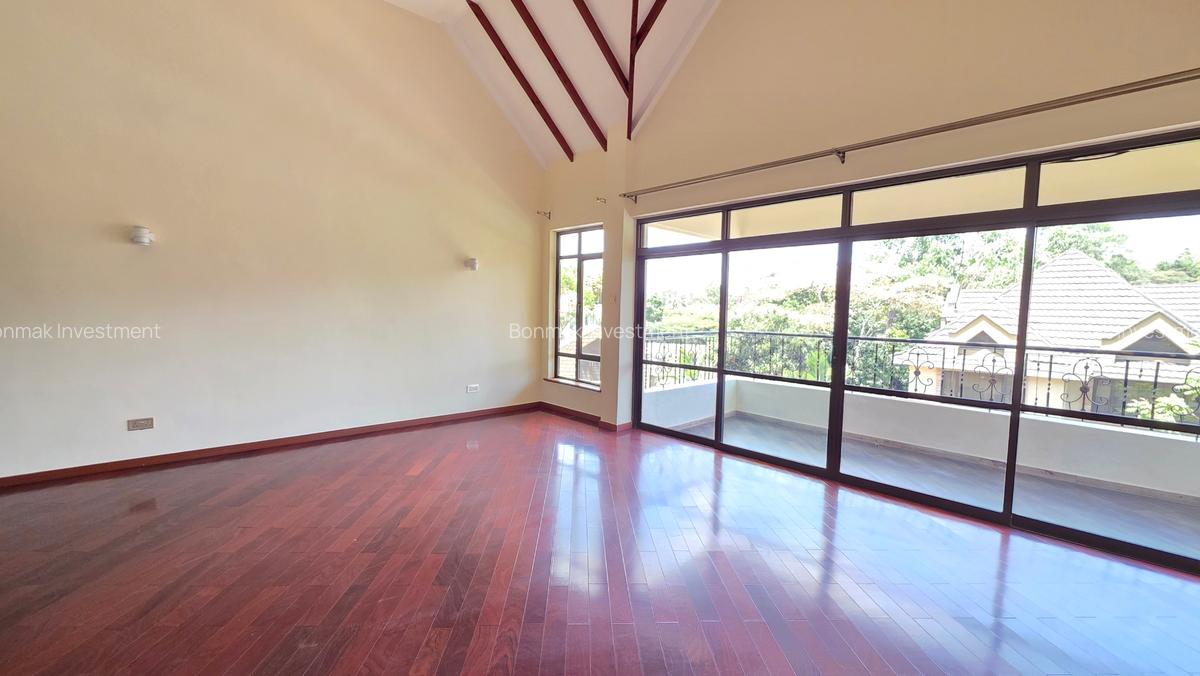5 Bed Townhouse with En Suite at Lavington Green - 18
