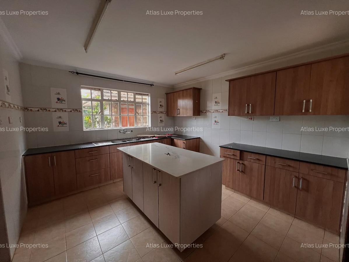 4 Bed Townhouse with En Suite at New Runda - 3