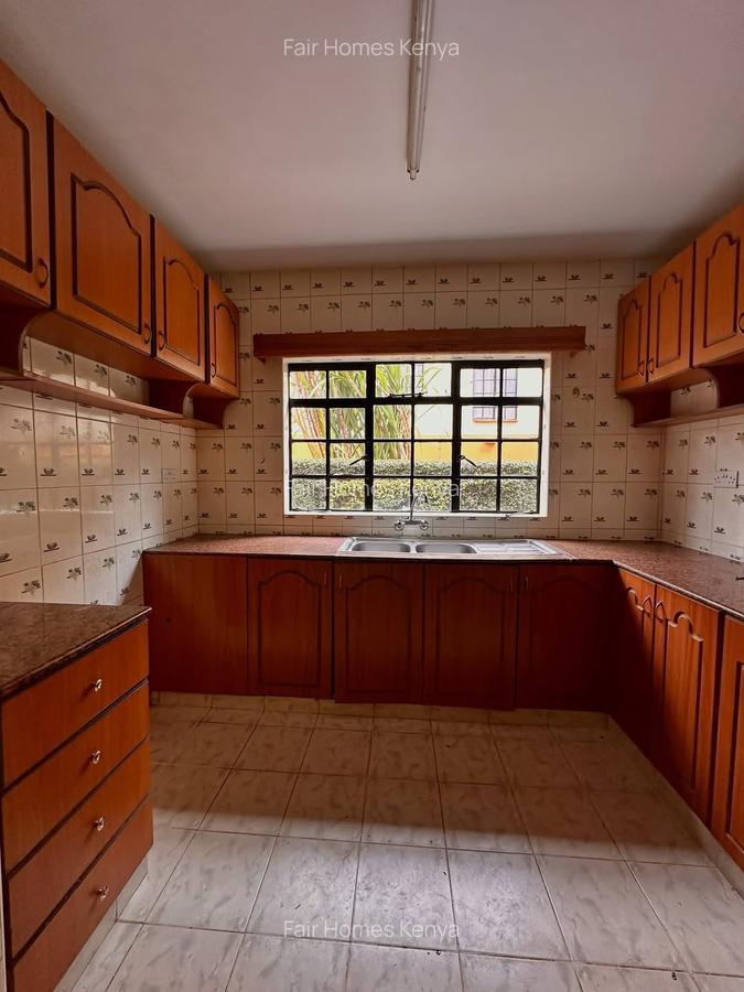 4 Bed Townhouse with En Suite at Amboseli Road - 7