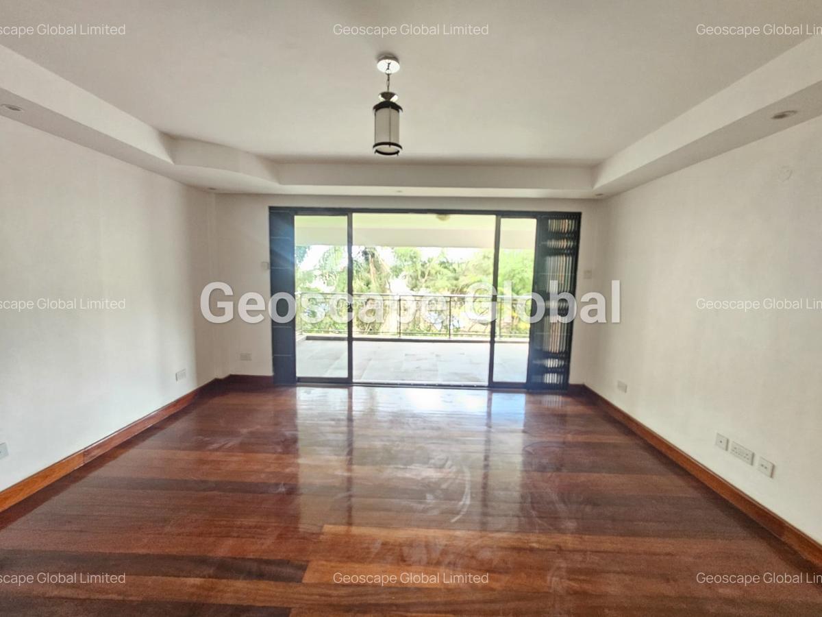 5 Bed Townhouse with En Suite in Lavington - 4