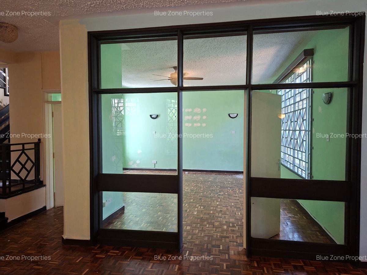 4 Bed House with En Suite at Off Un Avenue - 11