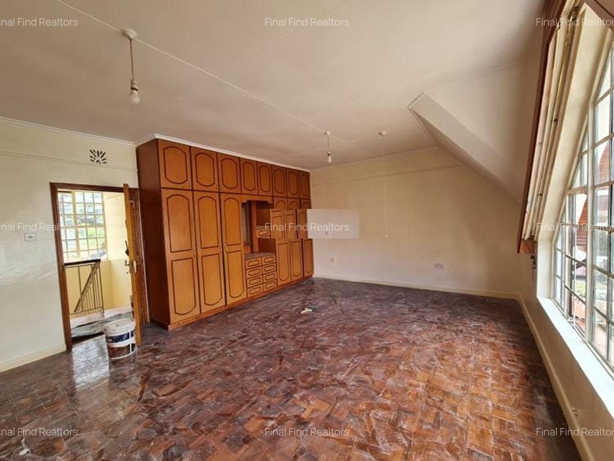 5 Bed Townhouse with En Suite in Westlands Area - 6